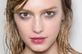Fashion week prêt-à-porter Milan : maquillage frais chez Prada