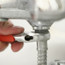 Changer un flexible de douche