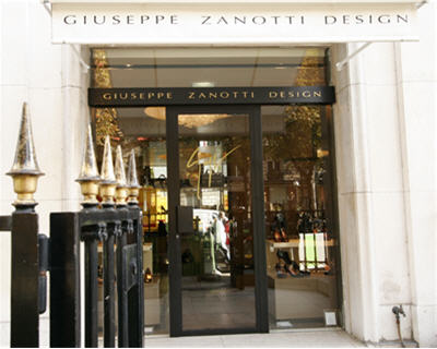 La boutique Giuseppe Zanotti : Avenue Montaigne, quand tu nous tiens !