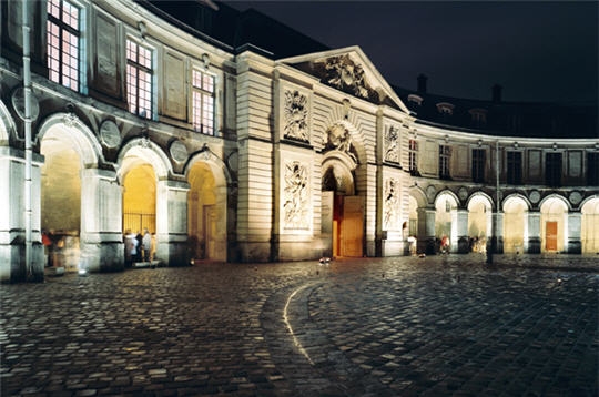 La facade de la grande écurie à Versailles