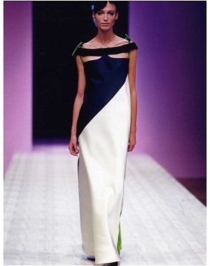 Les créations de la maison Lacroix : robe tube haute couture, automne-hiver 1999