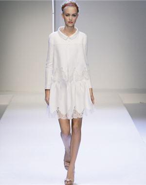 Les créations de Valentino : robe de jour, collection prêt-à-porter printemps-été 2007