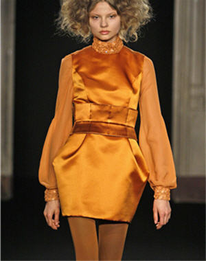 Défilés haute couture automne-hiver 2007 : mini robe d'Anne-Valérie Hash