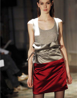 Les d&eacute;fil&eacute;s haute couture printemps-&eacute;t&eacute; 2008 : Jupe bicolore en soie de Cathy Pill