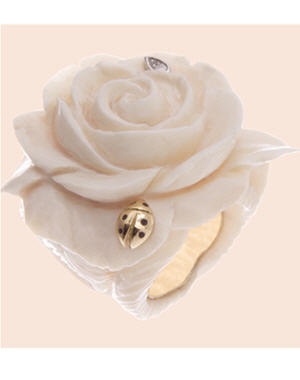 10 bijoux de créateurs : Bague "Rose Blanche" de Caméo