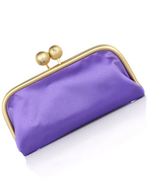 10 accessoires pour le printemps : Pochette lila de Pucci