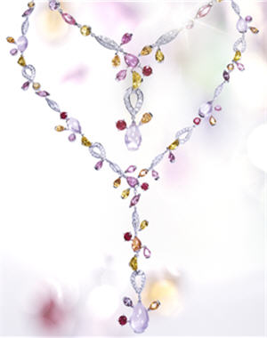 10 parures joaillières portées à Cannes : collier "Délices" de Cartier