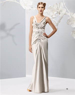 Les pr&eacute;collections automne : Robe drap&eacute;e de Dior