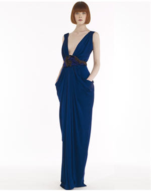Les pr&eacute;collections automne : Robe drap&eacute;e de Donna Karan