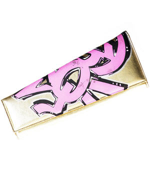 L'&acirc;ge d'or de l'accessoire : Pochette "Minews" de Christian Louboutin