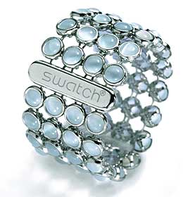 Noël : 10 bijoux à se faire offrir - Bague en perles de Swatch