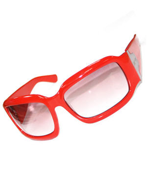 5 accessoires à acheter en soldes : lunettes rouges Sinequanone by RAC Paris