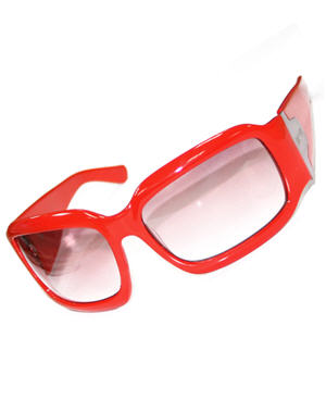 5 accessoires &agrave; acheter en soldes : lunettes rouges Sinequanone by RAC Paris