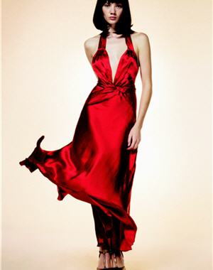 5 tenues à acheter en soldes : robe en soie rouge Les Petites...