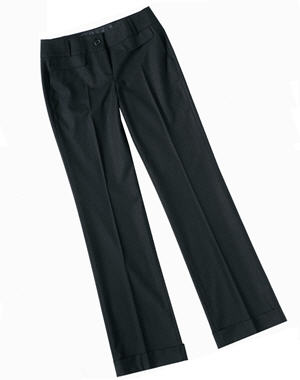 Un look tendance autour du pantalon noir : Pantalon droit de Naf Naf