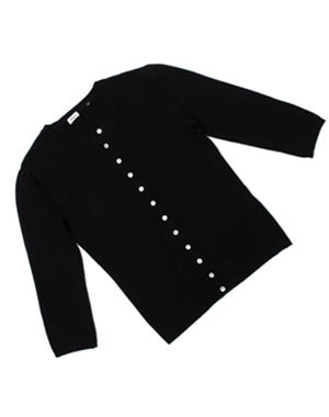 Un look tendance autour du pantalon noir : Cardigan "Renarde" de Etam