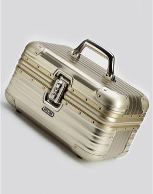 10 bagages : beauty case de Rimowa