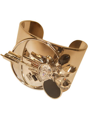 10 accessoires métallisés : Manchette "Revolver" de Delphine Charlotte Parmentier