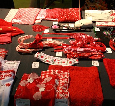 Nouveautés textiles : le rouge rajeunit