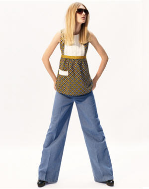 10 tenues années 1970 : Blouse et jean large d'H&M