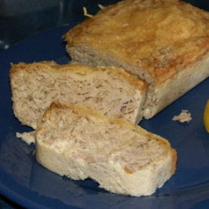 un pain de thon qu'on peut servir aussi bien en plat qu'en entrée. 