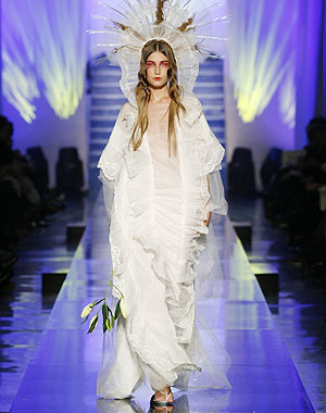 10 robes de mariées de rêve : Robe sainte de Jean-Paul Gautier