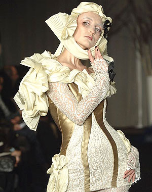 10 robes de mari&eacute;es de r&ecirc;ve : Robe futuriste de Irakli Nasidze