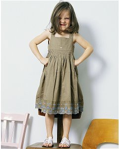 Robe brod&eacute;e de Lili Gaufrette