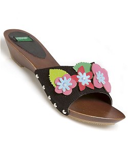 Sandales : Mule fleurs de Benetton