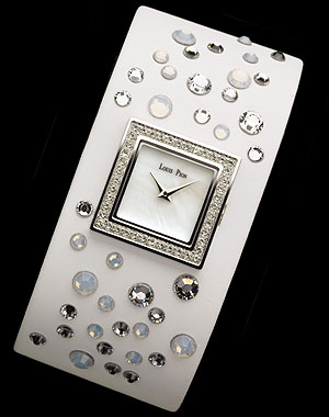 10 accessoires de fête à petits prix : montre strassée de Louis Pion