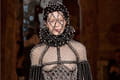 Fashion week Paris : défilé inspiré du XVIème siècle chez Alexander McQueen prêt-à-porter automne-hiver 2013-2014