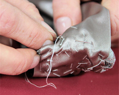 Cr&eacute;er un bracelet : bien fixer les boutons