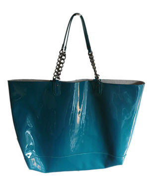 10 accessoires vernis : maxicabas bleu de  Mellow Tellow