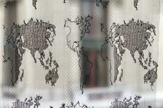 La carte du monde en dentelle Chantilly