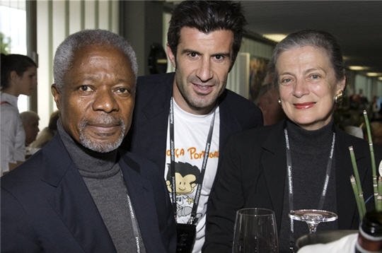 Kofi Annan et Luis Figo