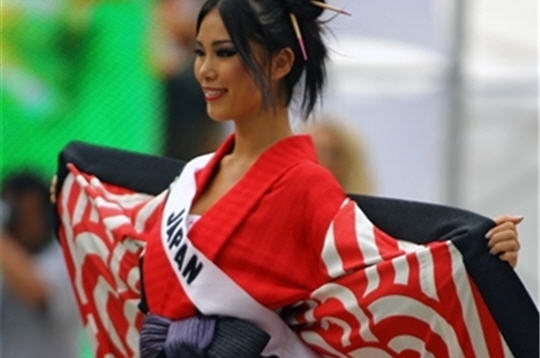 Miss Univers en kimono